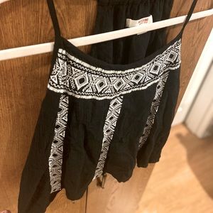 NWT Black + White Embroidered Tank